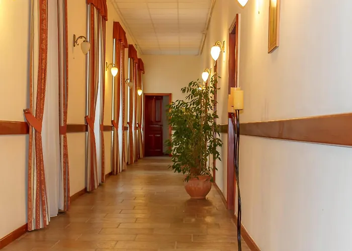 Pannon Hotel Maganparkoloval, With Private Parking Lot, Bejelentkezes 20 Oraig,Check-In Until 20 O'Clock